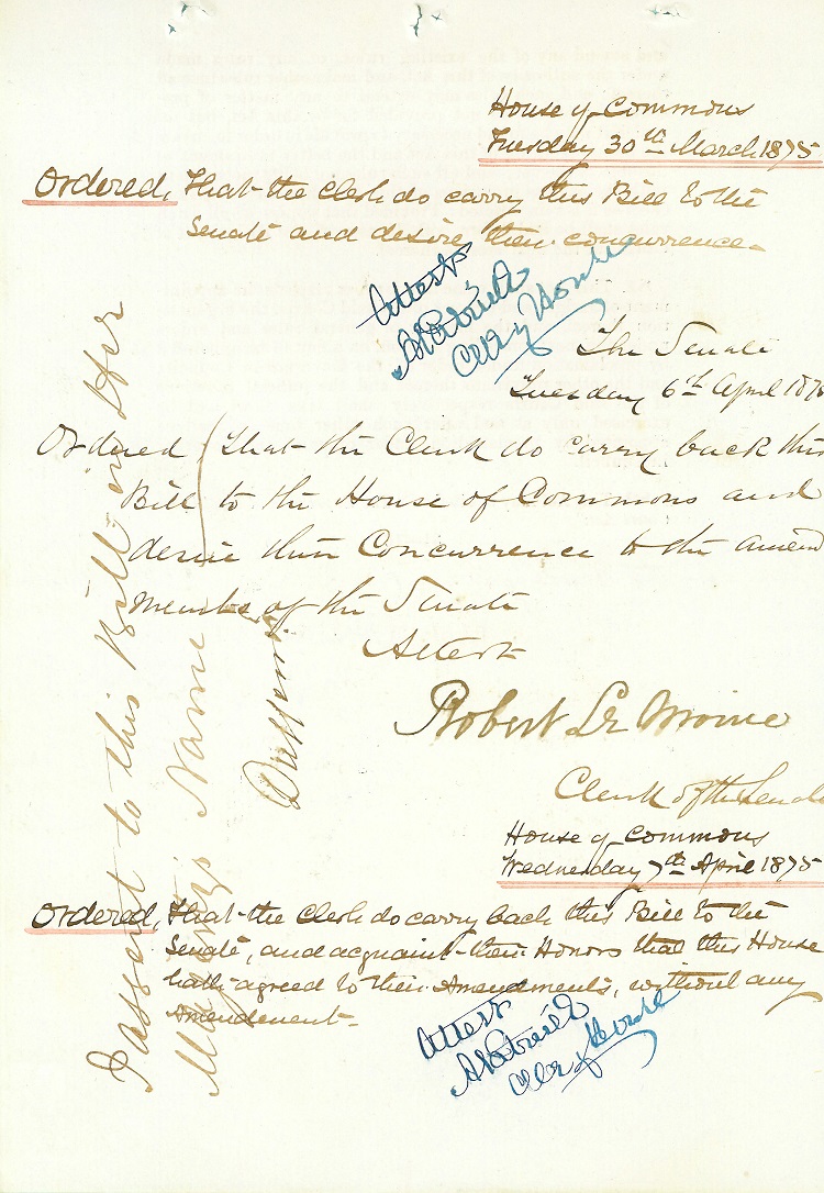 Document écrit à la main en anglais avec les attestations et signatures du gouverneur général et des greffiers du Sénat et de la Chambre des communes. Les signatures sont par-dessus le texte de l'attestation dans toutes les directions.