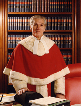 Le très honorable Bora Laskin, C.P., C.C.