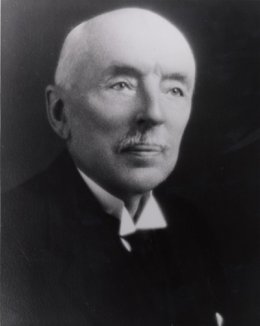 L’honorable Edmund Leslie Newcombe