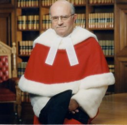 L’honorable Frank Iacobucci