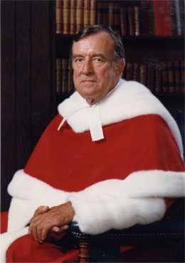 Le très honorable Robert George Brian Dickson, C.P., C.C., C.D.