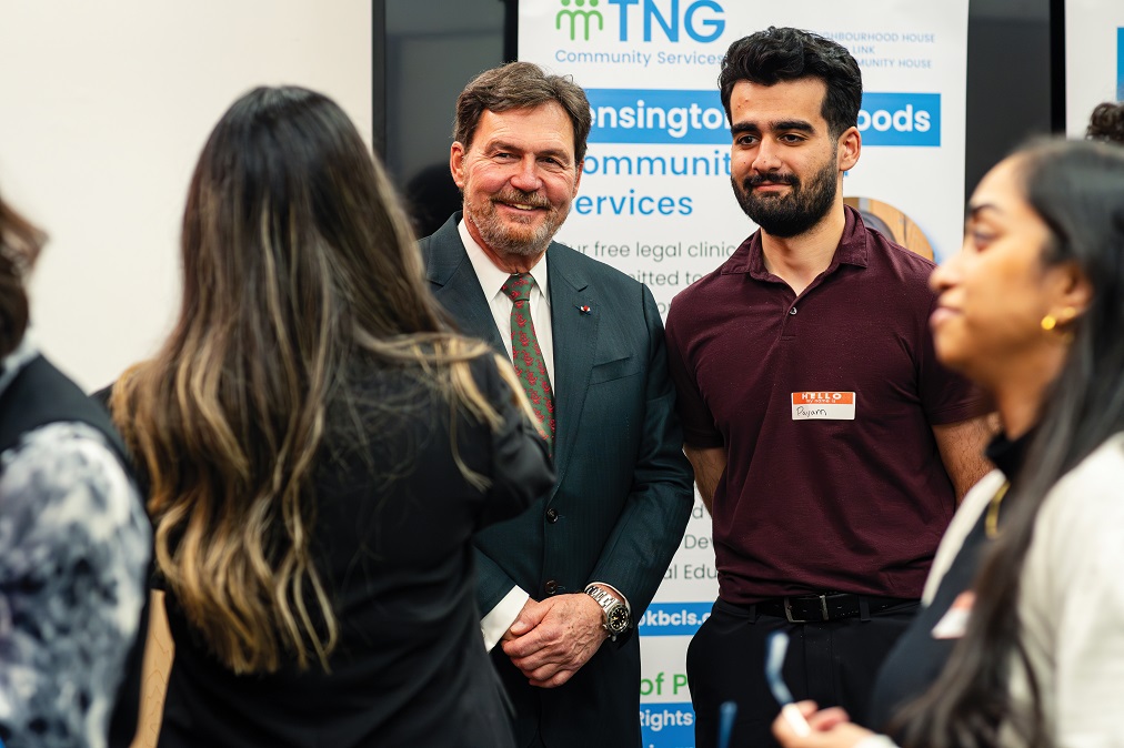 Le juge en chef Wagner rencontre des bénévoles de l’organisme Étudiant(e)s pro bono Canada