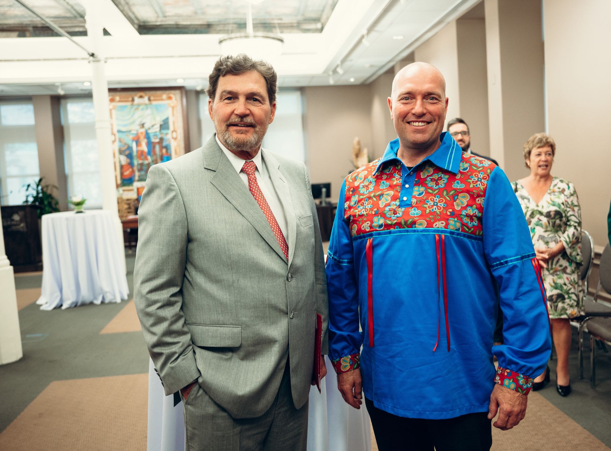 Le juge en chef Wagner avec le Grand Chef de la Nation huronne-wendat, Rémy Vincent